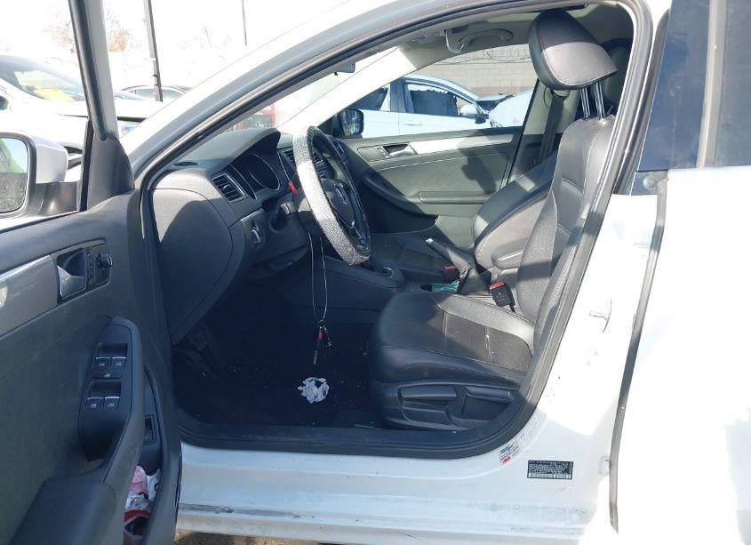 Photo 5 of 2016 Volkswagen Jetta 1.4T SE (VIN 3VWD67AJ6GM416753)