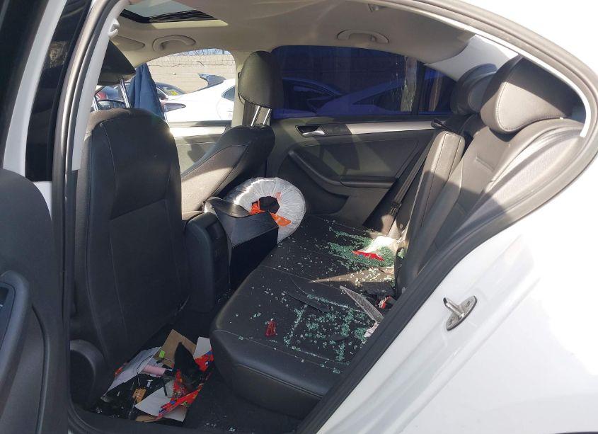 Photo 8 of 2016 Volkswagen Jetta 1.4T SE (VIN 3VWD67AJ6GM416753)