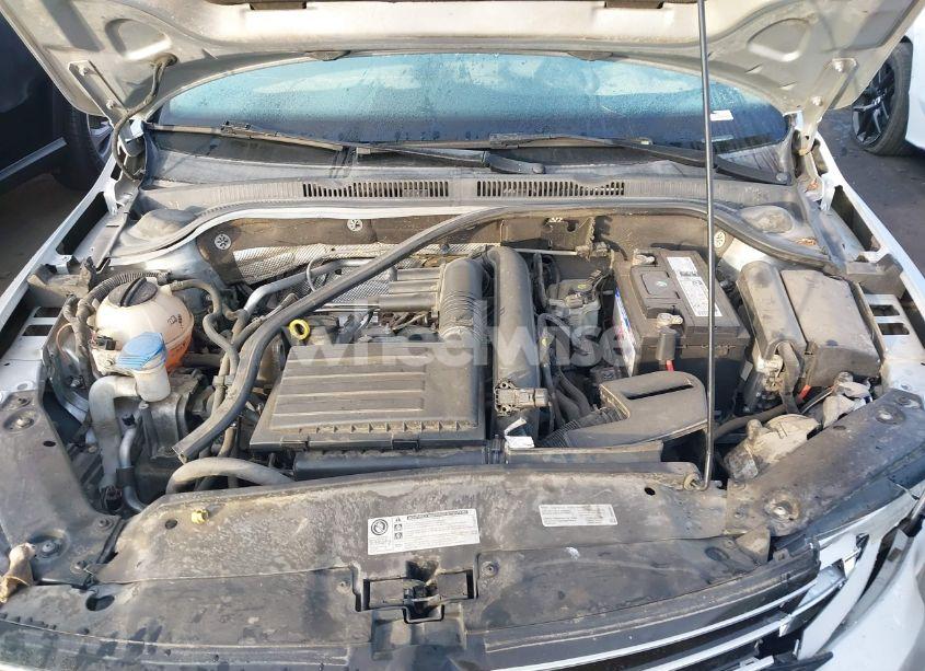 Photo 10 of 2016 Volkswagen Jetta 1.4T SE (VIN 3VWD67AJ7GM225715)