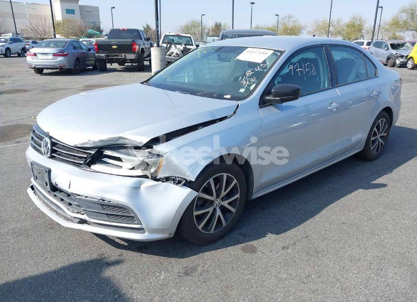 Photo 2 of 2016 Volkswagen Jetta 1.4T SE (VIN 3VWD67AJ7GM225715)