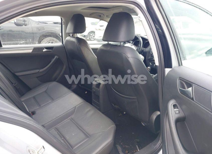 Photo 8 of 2016 Volkswagen Jetta 1.4T SE (VIN 3VWD67AJ7GM312272)