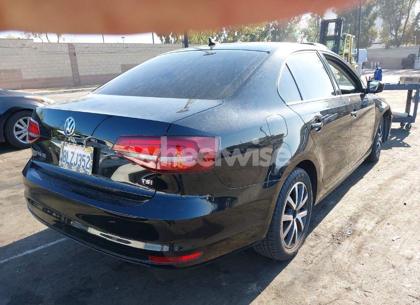 Photo 4 of 2016 Volkswagen Jetta 1.4T SE (VIN 3VWD67AJ7GM409746)