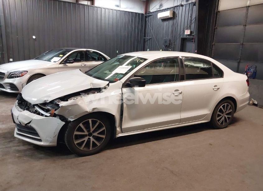 Photo 14 of 2016 Volkswagen Jetta 1.4T SE (VIN 3VWD67AJ7GM417524)