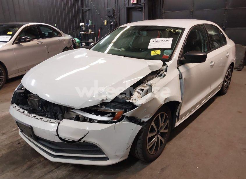Photo 2 of 2016 Volkswagen Jetta 1.4T SE (VIN 3VWD67AJ7GM417524)