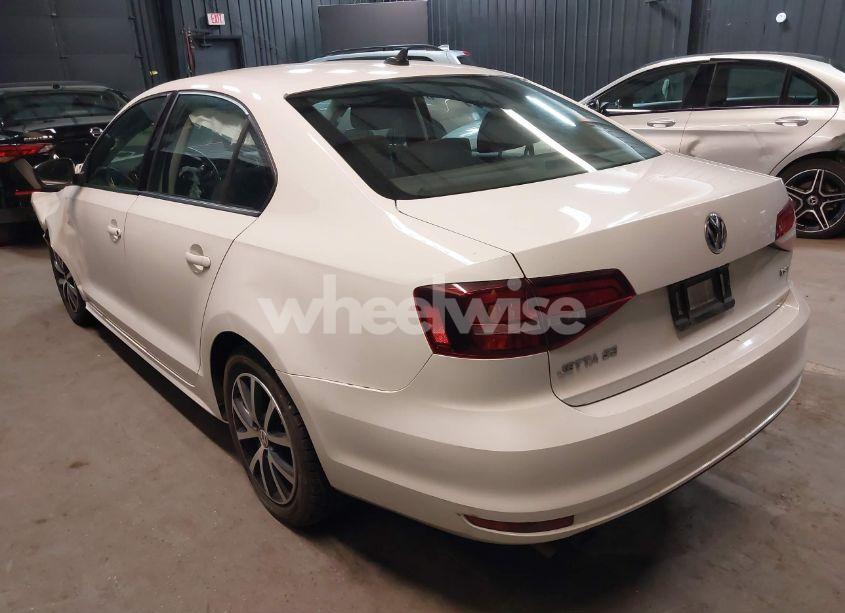 Photo 3 of 2016 Volkswagen Jetta 1.4T SE (VIN 3VWD67AJ7GM417524)