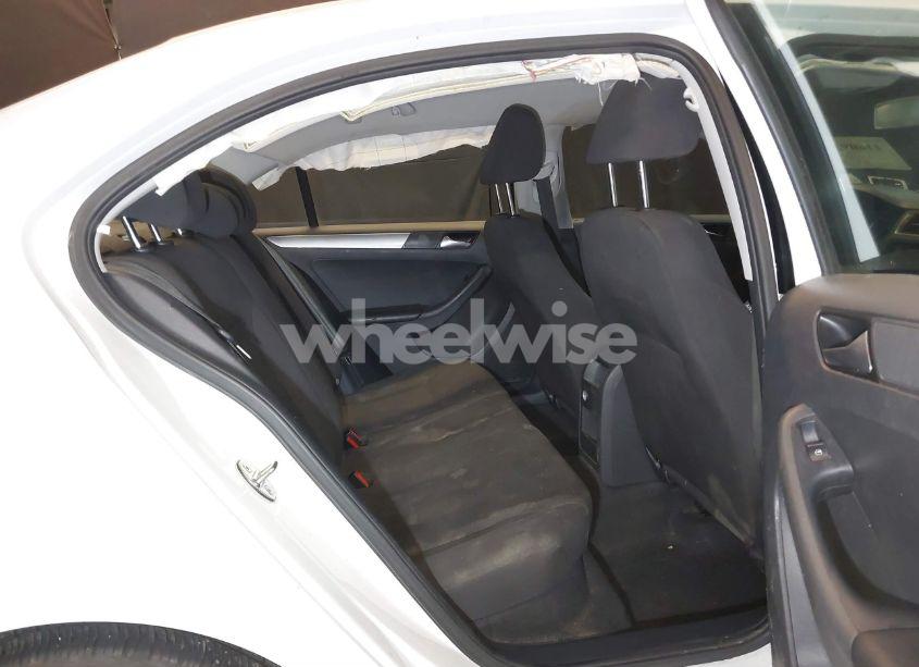 Photo 8 of 2016 Volkswagen Jetta 1.4T SE (VIN 3VWD67AJ7GM417524)