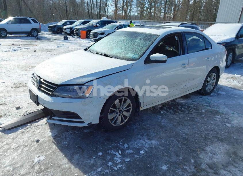 Photo 2 of 2016 Volkswagen Jetta 1.4T SE (VIN 3VWD67AJ8GM307114)