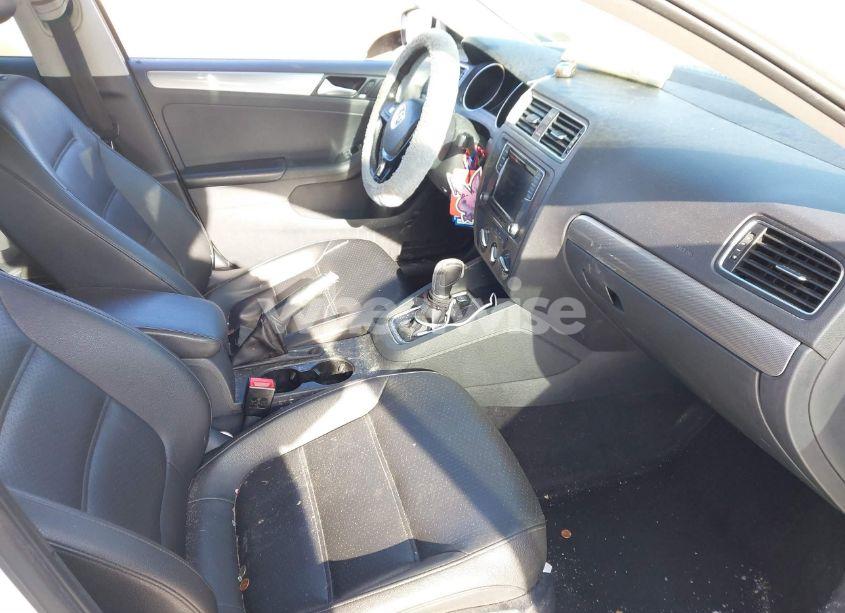 Photo 5 of 2016 Volkswagen Jetta 1.4T SE (VIN 3VWD67AJ8GM307114)