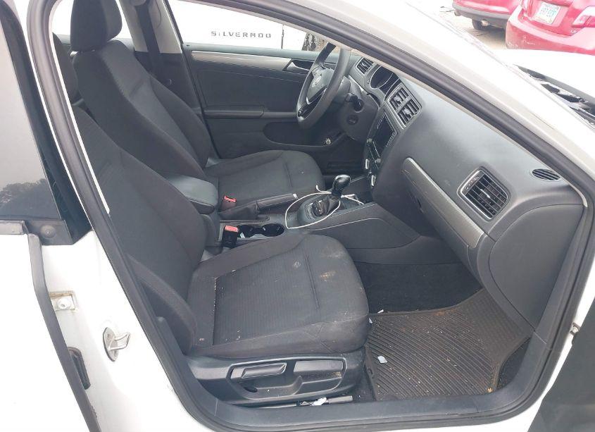 Photo 5 of 2016 Volkswagen Jetta 1.4T SE (VIN 3VWD67AJ8GM371038)