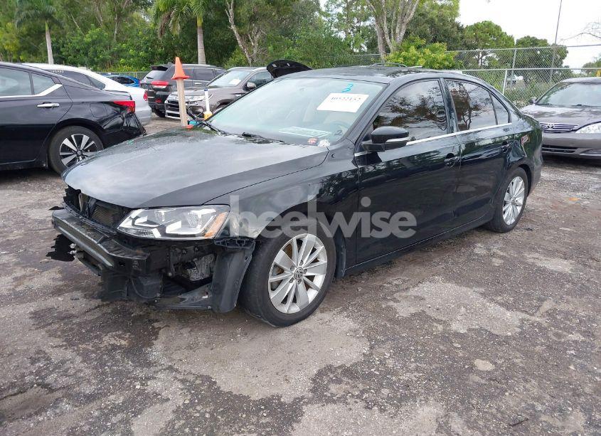 Photo 2 of 2016 Volkswagen Jetta 1.4T SE (VIN 3VWD67AJ8GM385358)