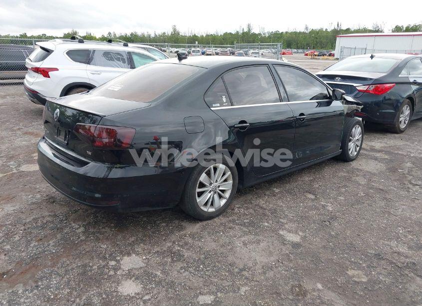 Photo 4 of 2016 Volkswagen Jetta 1.4T SE (VIN 3VWD67AJ8GM385358)