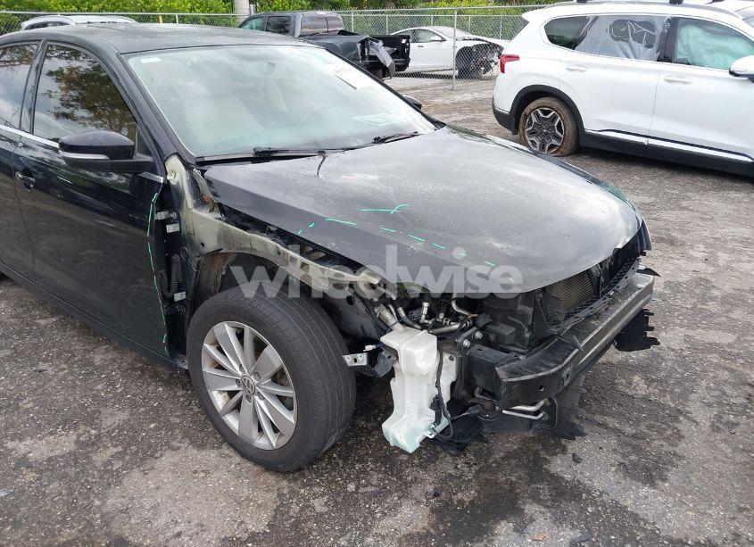 Photo 6 of 2016 Volkswagen Jetta 1.4T SE (VIN 3VWD67AJ8GM385358)