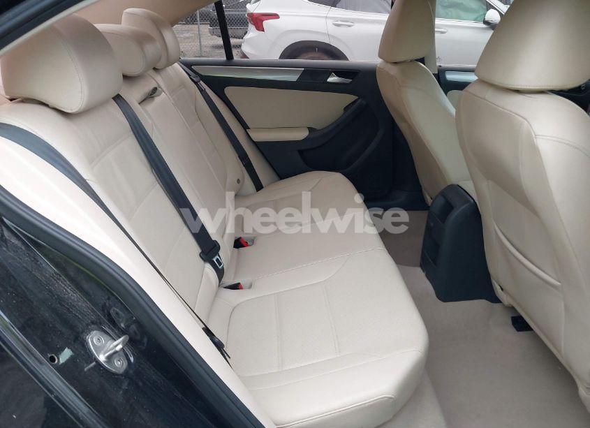 Photo 8 of 2016 Volkswagen Jetta 1.4T SE (VIN 3VWD67AJ8GM385358)