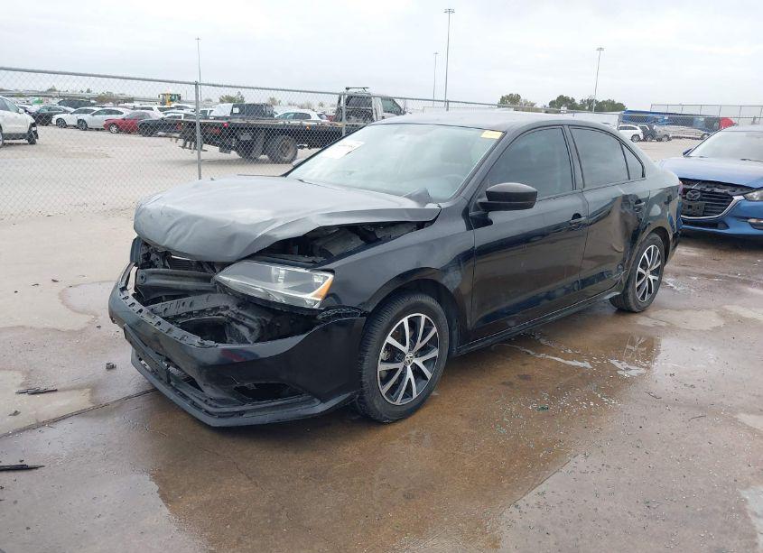 Photo 2 of 2016 Volkswagen Jetta 1.4T SE (VIN 3VWD67AJ9GM257579)