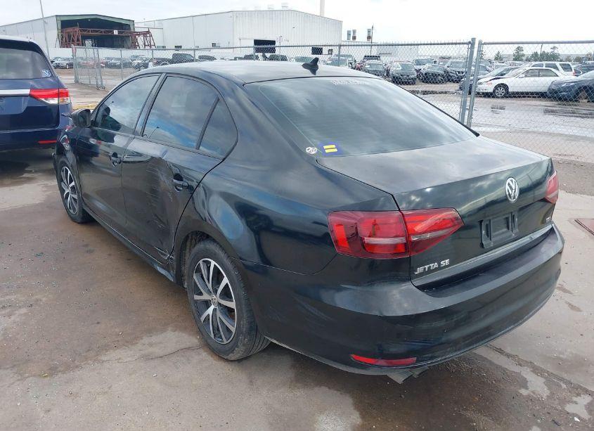 Photo 3 of 2016 Volkswagen Jetta 1.4T SE (VIN 3VWD67AJ9GM257579)