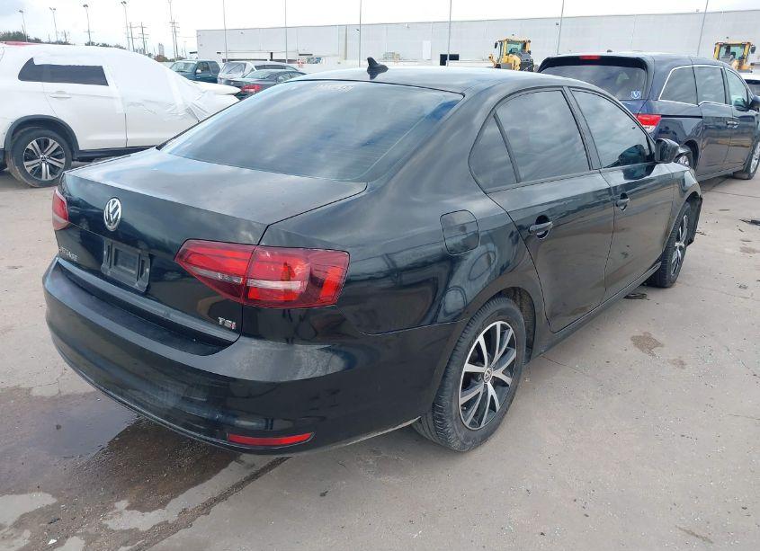 Photo 4 of 2016 Volkswagen Jetta 1.4T SE (VIN 3VWD67AJ9GM257579)
