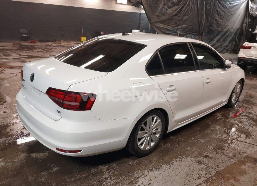 Photo 4 of 2016 Volkswagen Jetta 1.4T SE (VIN 3VWD67AJ9GM265987)