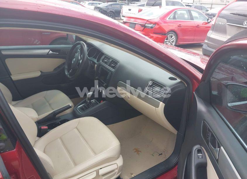 Photo 5 of 2016 Volkswagen Jetta 1.4T SE (VIN 3VWD67AJXGM231816)