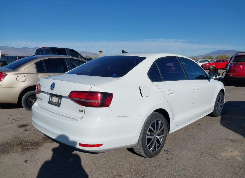 Photo 4 of 2016 Volkswagen Jetta 1.4T SE (VIN 3VWD67AJXGM253461)