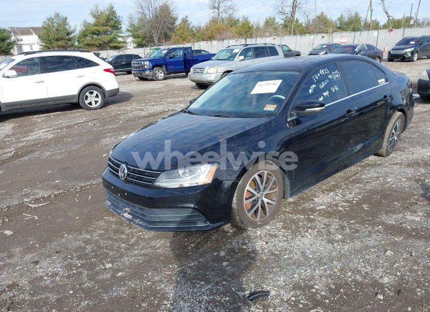 Photo 2 of 2017 Volkswagen Jetta 1.4T SE (VIN 3VWDB7AJ0HM228050)