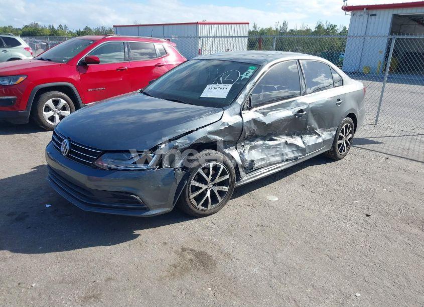 Photo 2 of 2017 Volkswagen Jetta 1.4T SE (VIN 3VWDB7AJ0HM238609)