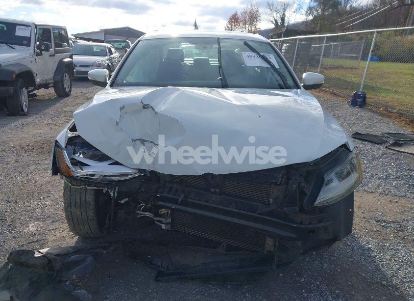 Photo 13 of 2017 Volkswagen Jetta 1.4T SE (VIN 3VWDB7AJ0HM249531)