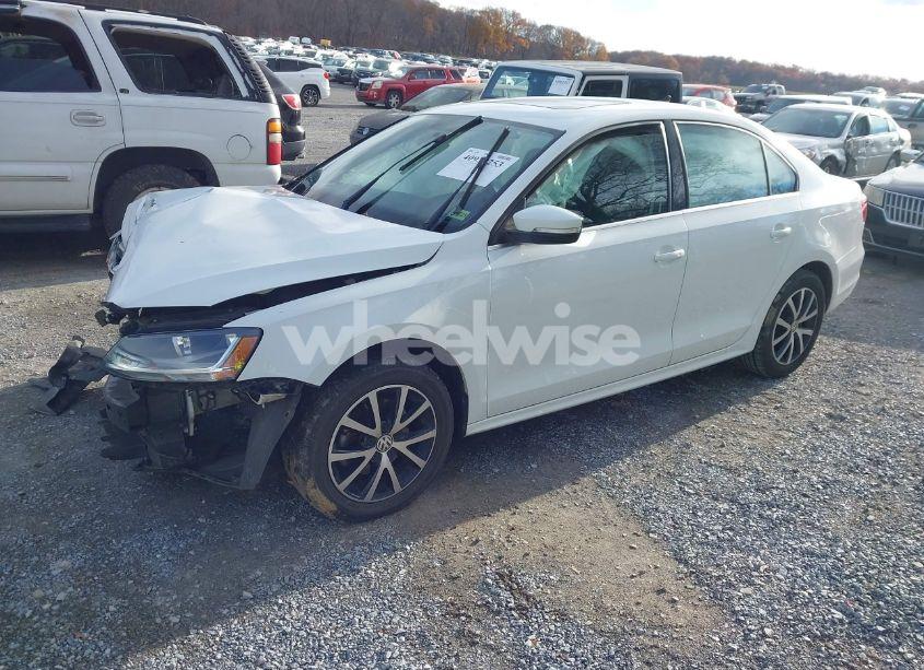 Photo 2 of 2017 Volkswagen Jetta 1.4T SE (VIN 3VWDB7AJ0HM249531)