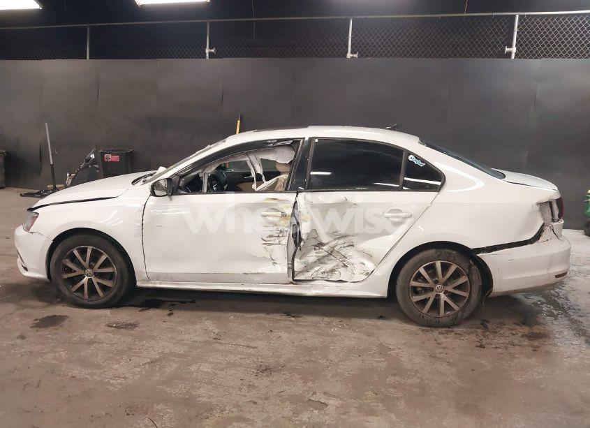 Photo 13 of 2017 Volkswagen Jetta 1.4T SE (VIN 3VWDB7AJ0HM266829)