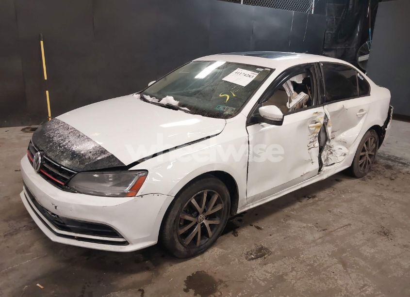 Photo 2 of 2017 Volkswagen Jetta 1.4T SE (VIN 3VWDB7AJ0HM266829)