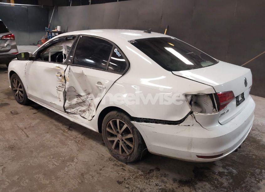 Photo 3 of 2017 Volkswagen Jetta 1.4T SE (VIN 3VWDB7AJ0HM266829)