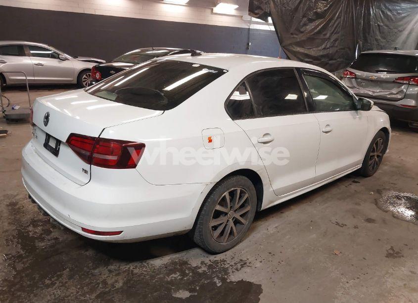 Photo 4 of 2017 Volkswagen Jetta 1.4T SE (VIN 3VWDB7AJ0HM266829)