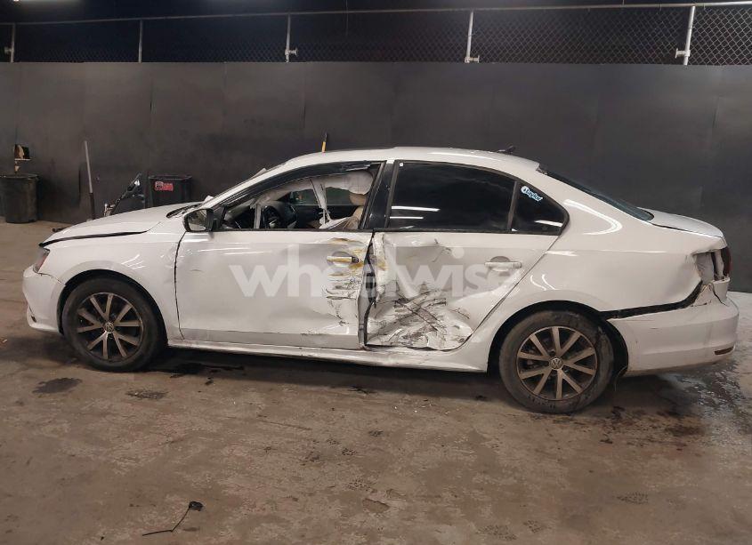 Photo 6 of 2017 Volkswagen Jetta 1.4T SE (VIN 3VWDB7AJ0HM266829)