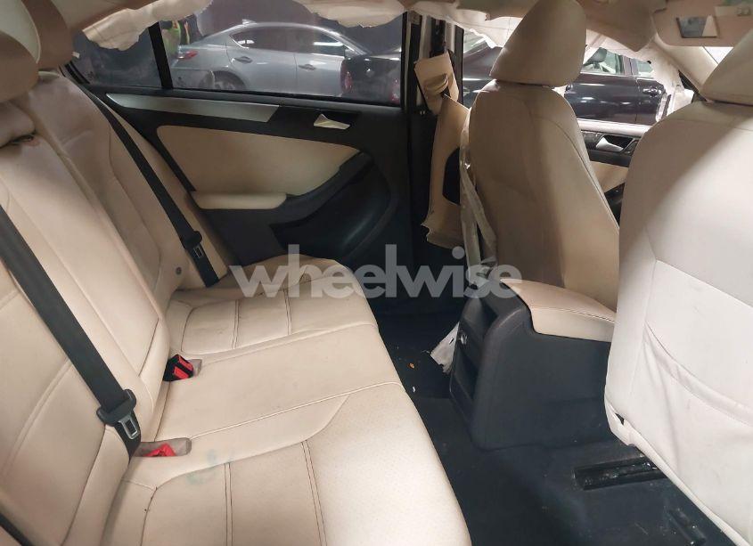 Photo 8 of 2017 Volkswagen Jetta 1.4T SE (VIN 3VWDB7AJ0HM266829)