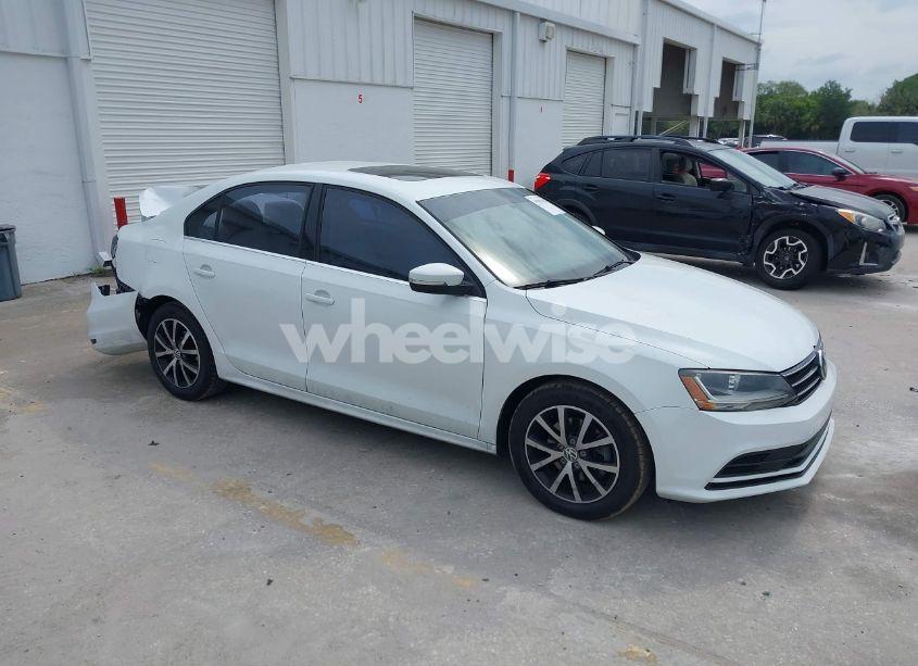 2017 Volkswagen Jetta 1.4T SE (VIN 3VWDB7AJ0HM276616) main photo