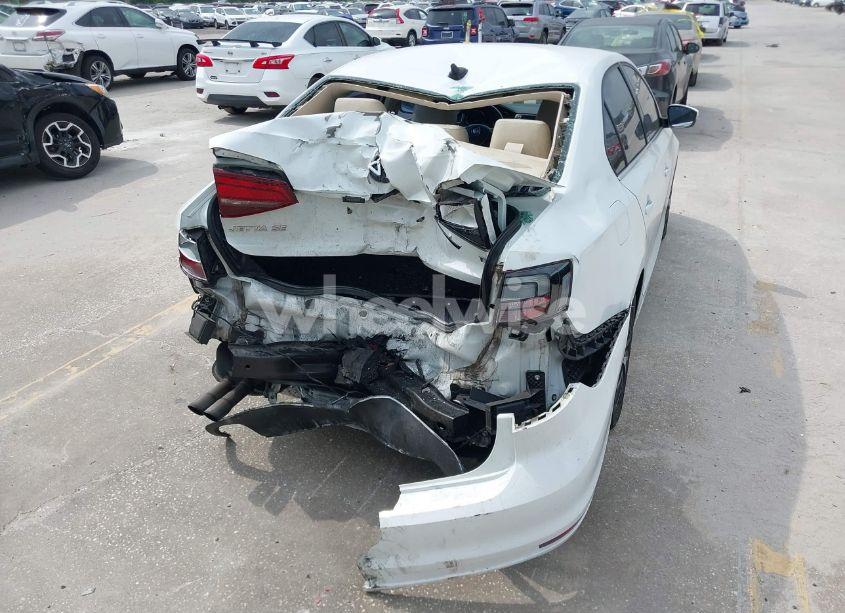 Photo 6 of 2017 Volkswagen Jetta 1.4T SE (VIN 3VWDB7AJ0HM276616)