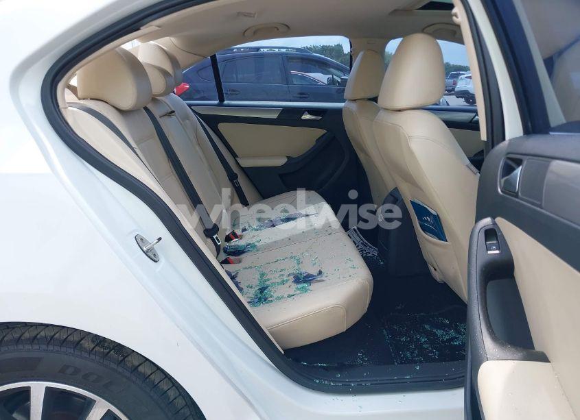 Photo 8 of 2017 Volkswagen Jetta 1.4T SE (VIN 3VWDB7AJ0HM276616)