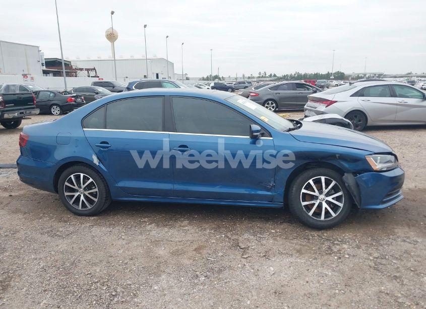 Photo 13 of 2017 Volkswagen Jetta 1.4T SE (VIN 3VWDB7AJ0HM294372)