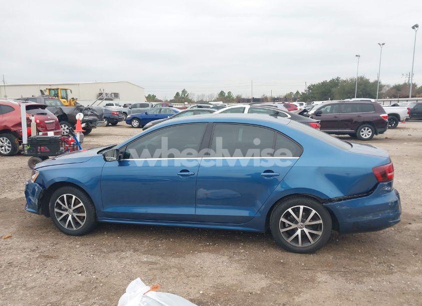 Photo 14 of 2017 Volkswagen Jetta 1.4T SE (VIN 3VWDB7AJ0HM294372)