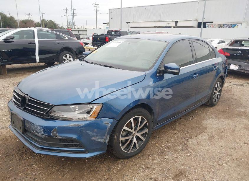 Photo 2 of 2017 Volkswagen Jetta 1.4T SE (VIN 3VWDB7AJ0HM294372)