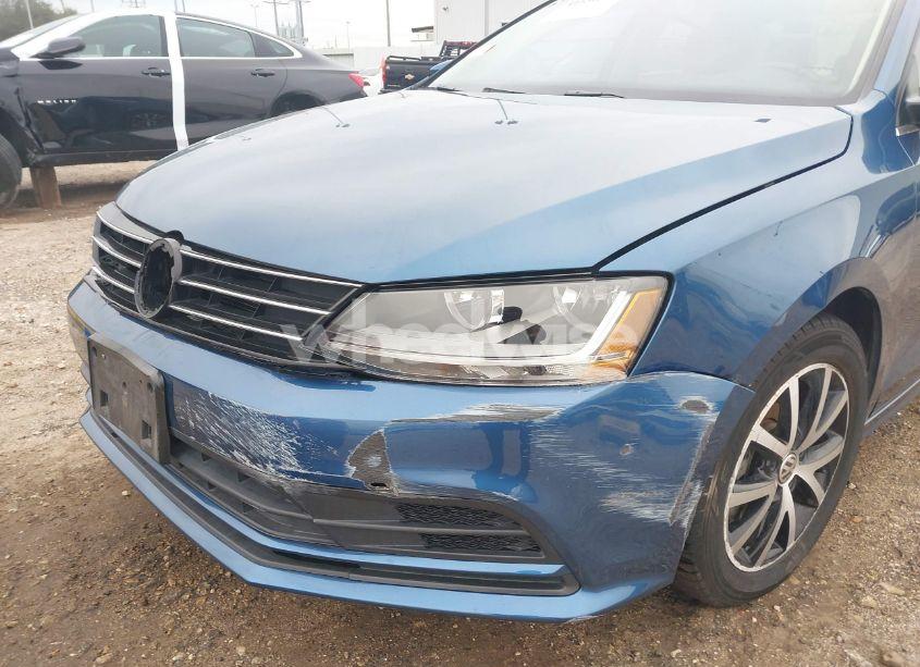 Photo 6 of 2017 Volkswagen Jetta 1.4T SE (VIN 3VWDB7AJ0HM294372)