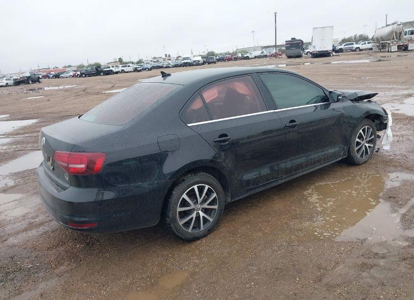 Photo 4 of 2017 Volkswagen Jetta 1.4T SE (VIN 3VWDB7AJ1HM202380)