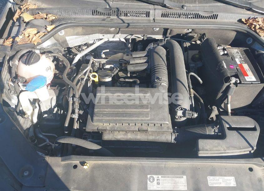 Photo 10 of 2017 Volkswagen Jetta 1.4T SE (VIN 3VWDB7AJ1HM206722)