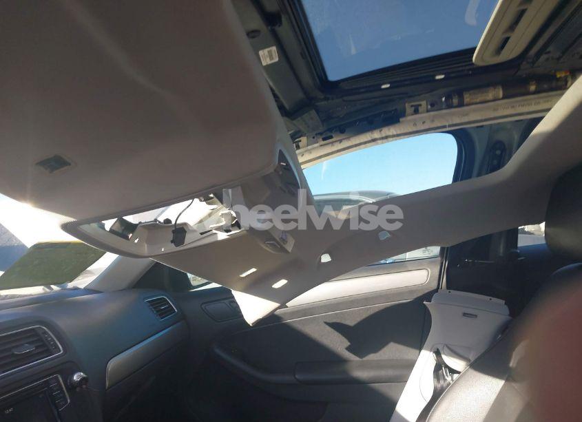 Photo 18 of 2017 Volkswagen Jetta 1.4T SE (VIN 3VWDB7AJ1HM206722)