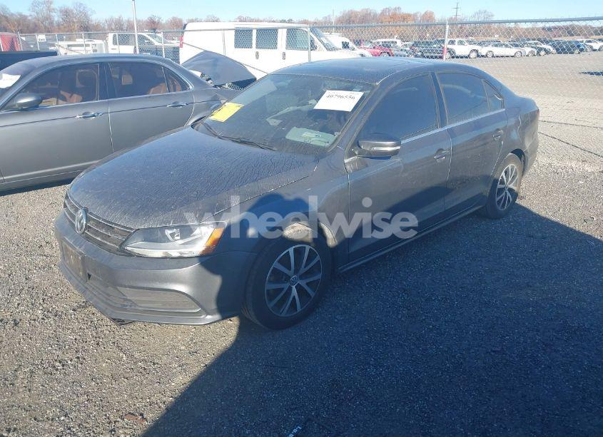 Photo 2 of 2017 Volkswagen Jetta 1.4T SE (VIN 3VWDB7AJ1HM206722)