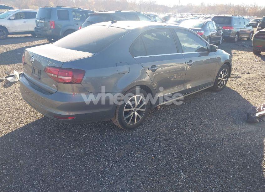 Photo 4 of 2017 Volkswagen Jetta 1.4T SE (VIN 3VWDB7AJ1HM206722)