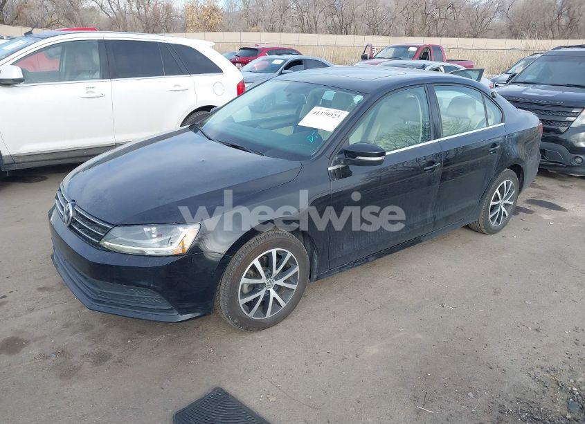 Photo 2 of 2017 Volkswagen Jetta 1.4T SE (VIN 3VWDB7AJ1HM226971)