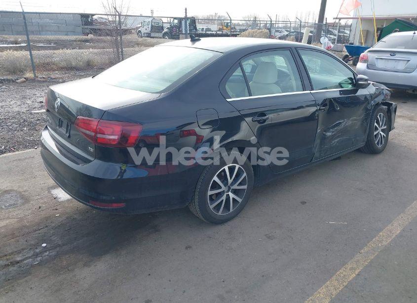 Photo 4 of 2017 Volkswagen Jetta 1.4T SE (VIN 3VWDB7AJ1HM226971)