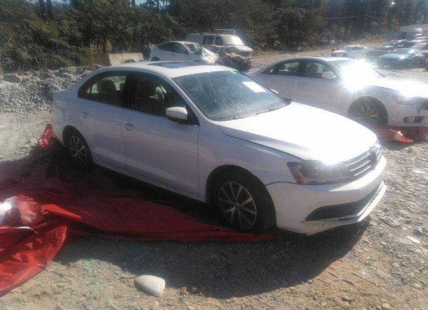 2017 Volkswagen Jetta 1.4T SE (VIN 3VWDB7AJ1HM235329) main photo