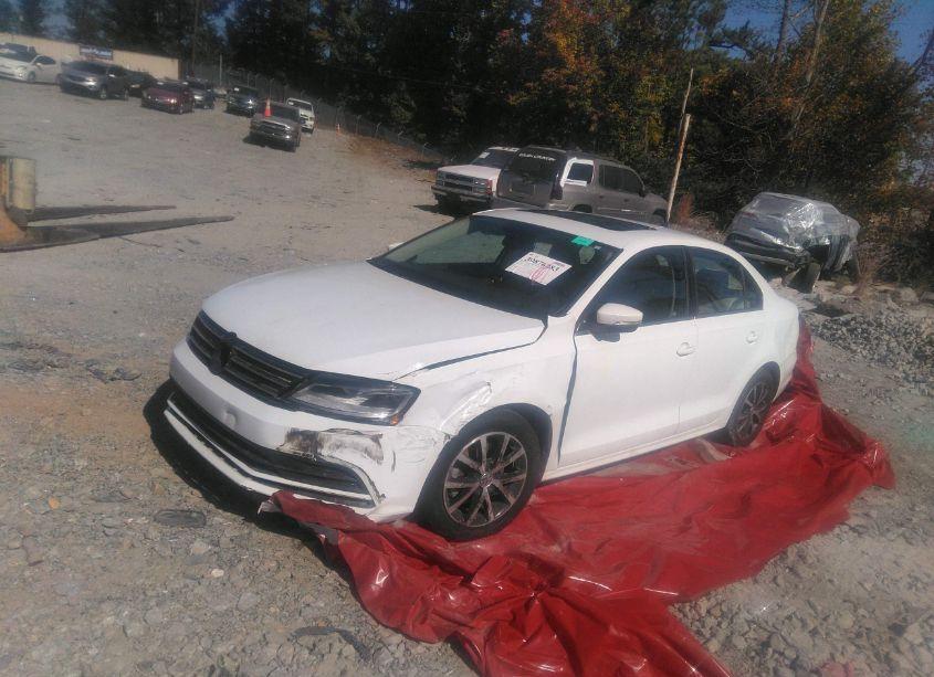 Photo 2 of 2017 Volkswagen Jetta 1.4T SE (VIN 3VWDB7AJ1HM235329)