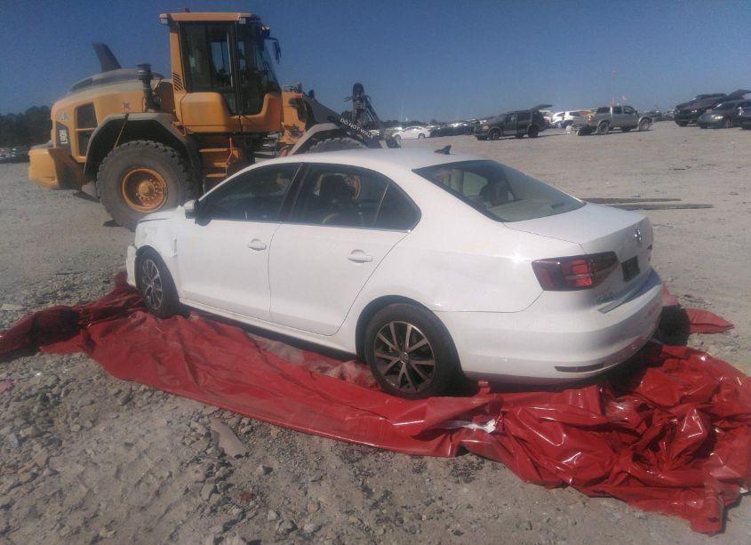 Photo 3 of 2017 Volkswagen Jetta 1.4T SE (VIN 3VWDB7AJ1HM235329)